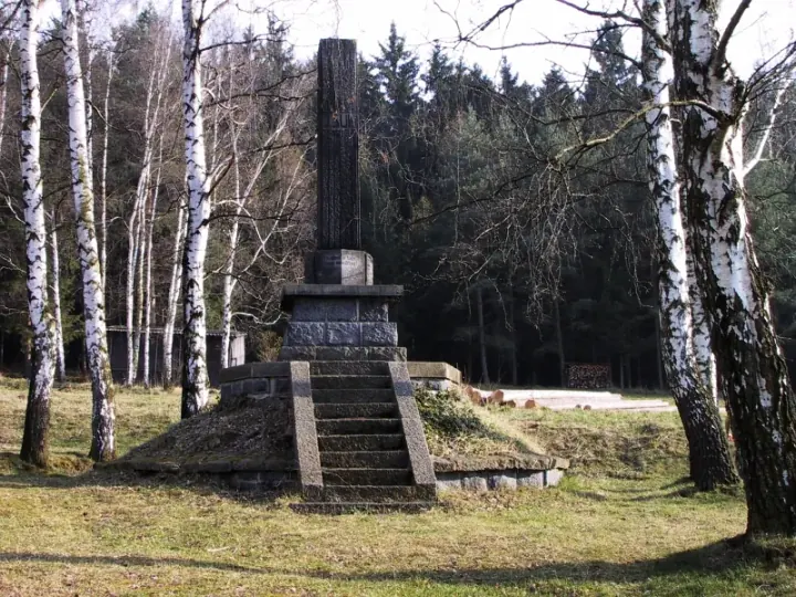 Pomník Josefa Suka v Křečovicích